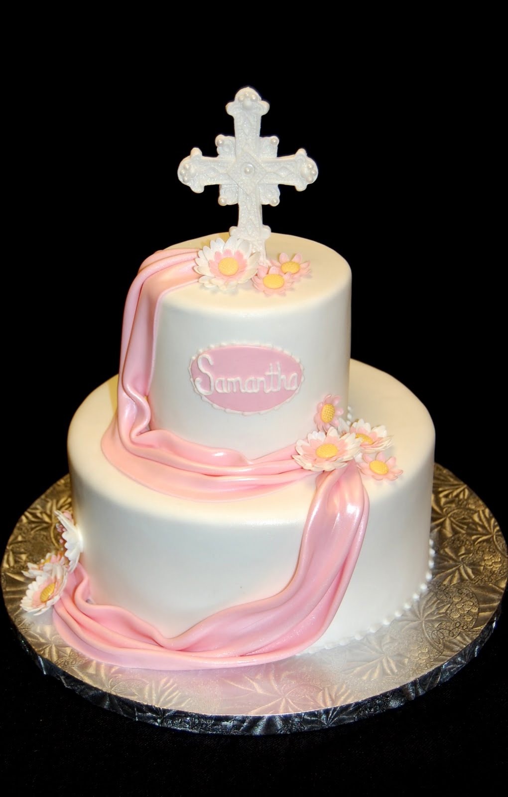 Drea�s Dessert Factory 2011 First Communion Cakes
