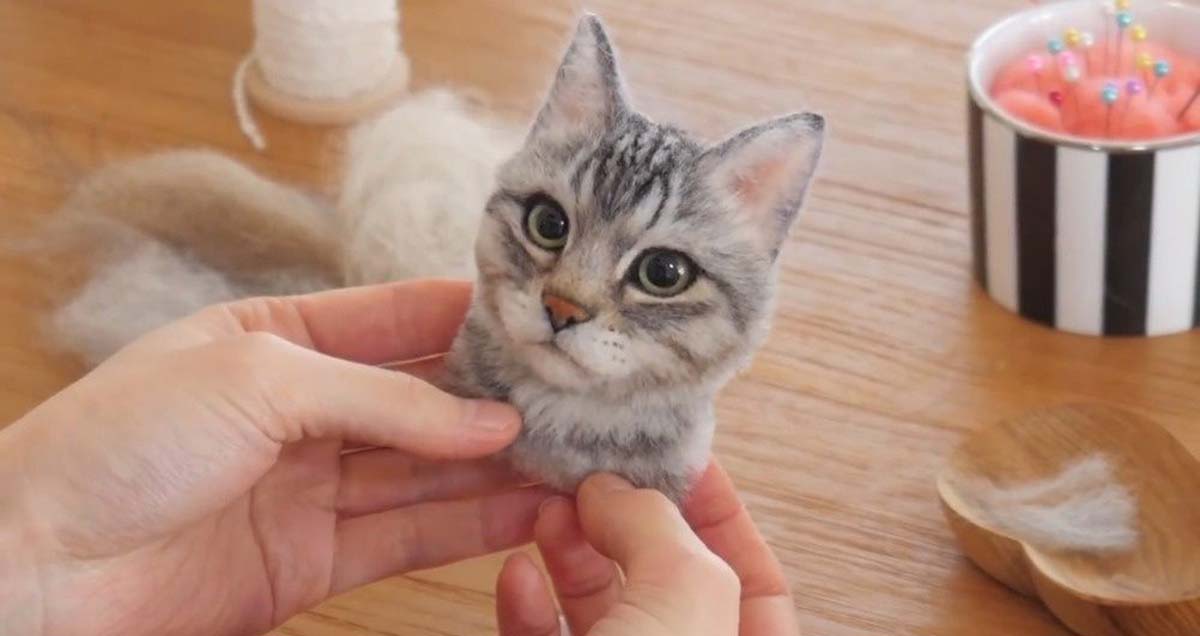 Nag on the Lake Lifelike cats made from wool felt