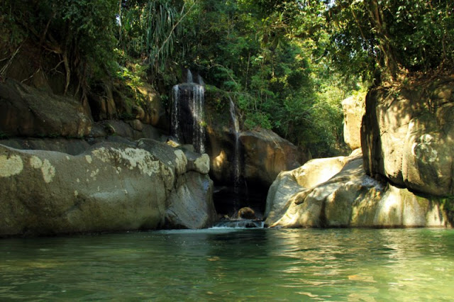 Air Terjun Nyarai Wisata di Padang Pariaman Sumatra Barat | lembah