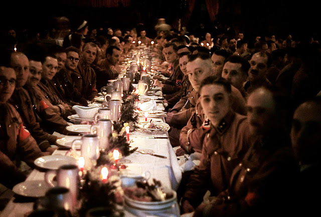Officers and cadets begin their dinner.