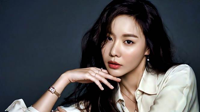 Height: 1.7 M. Kim Ah-joon is a well known South Korean actress, model and ...