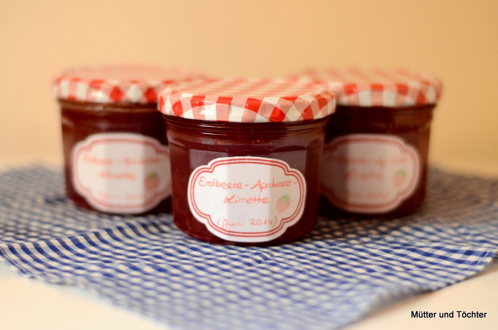 Mütter und Töchter: Erdbeer-Aprikosen-Limetten-Marmelade