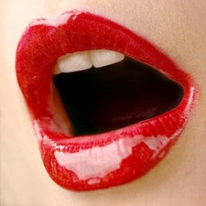 gold_lipstick