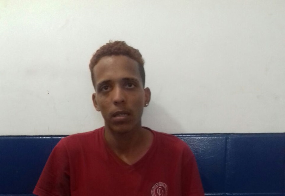 Policial: Polícia Militar prende bandido de alta periculosidade com drogas no Alto da Maravilha Policial: Polícia Militar prende bandido de alta periculosidade com drogas no Alto da Maravilha