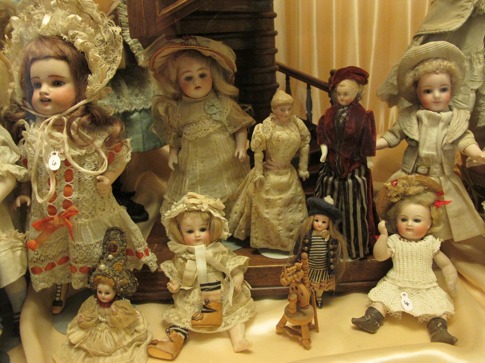 Dolls сайт. Музей кукол в Париже. Музей уникальных кукол в Москве. Зеленоградский музей кукол.