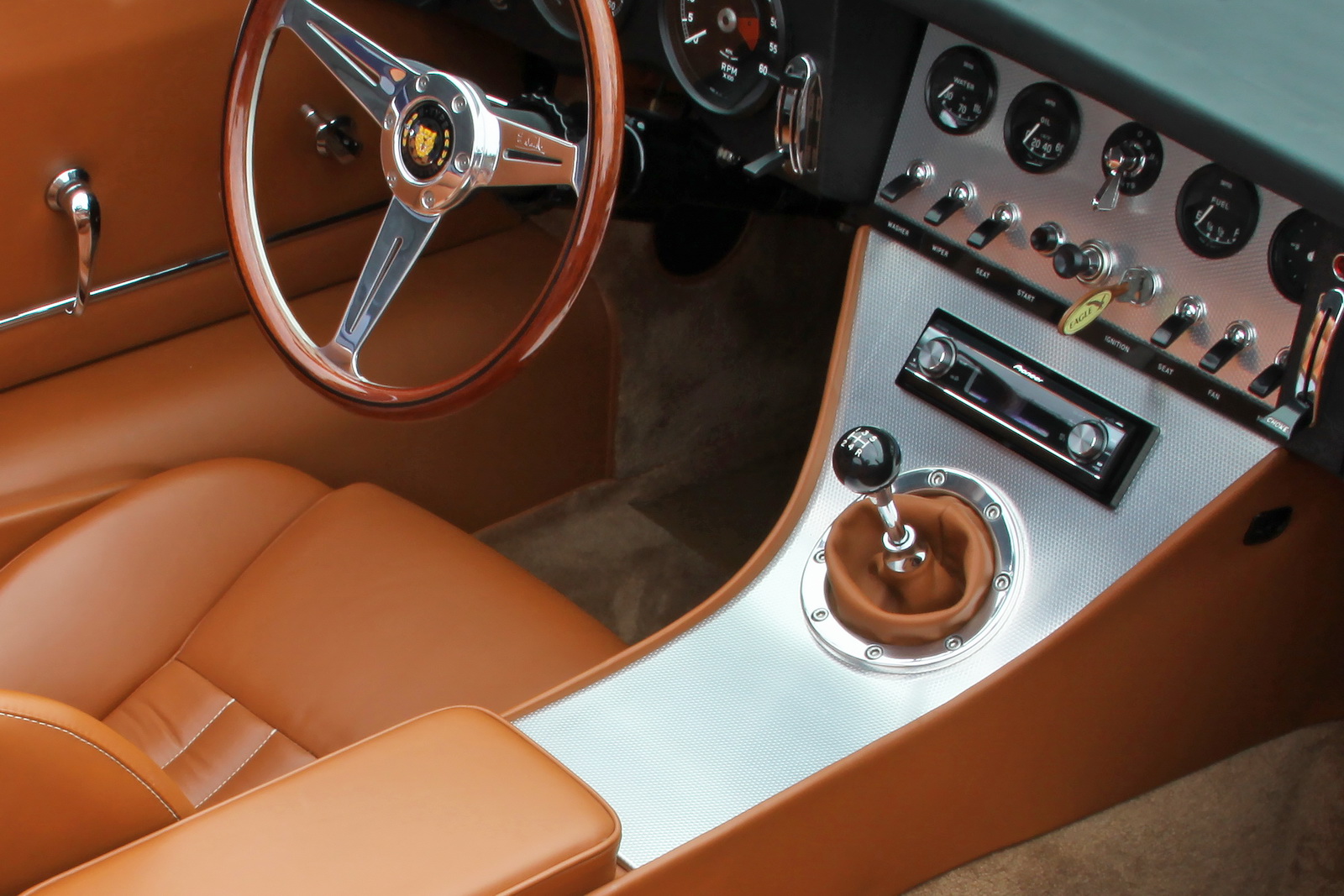 Jaguar e Type Interior