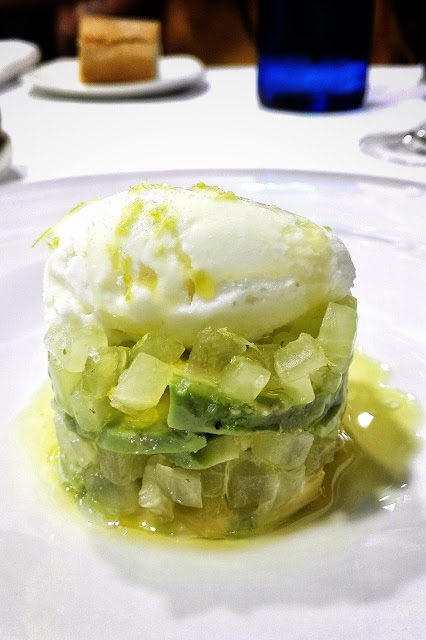 Ensalada de pepino, melón, menta, aguacate y lima limón vodka. Ensalada de pepino, melón, menta, aguacate y lima limón vodka.