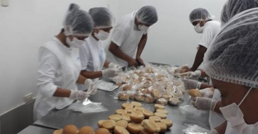 QALI WARMA: Programa social brinda desayunos gratuitos a más de 14 mil escolares de Cañete - www.qaliwarma.gob.pe QALI WARMA: Programa social brinda desayunos gratuitos a más de 14 mil escolares de Cañete - www.qaliwarma.gob.pe