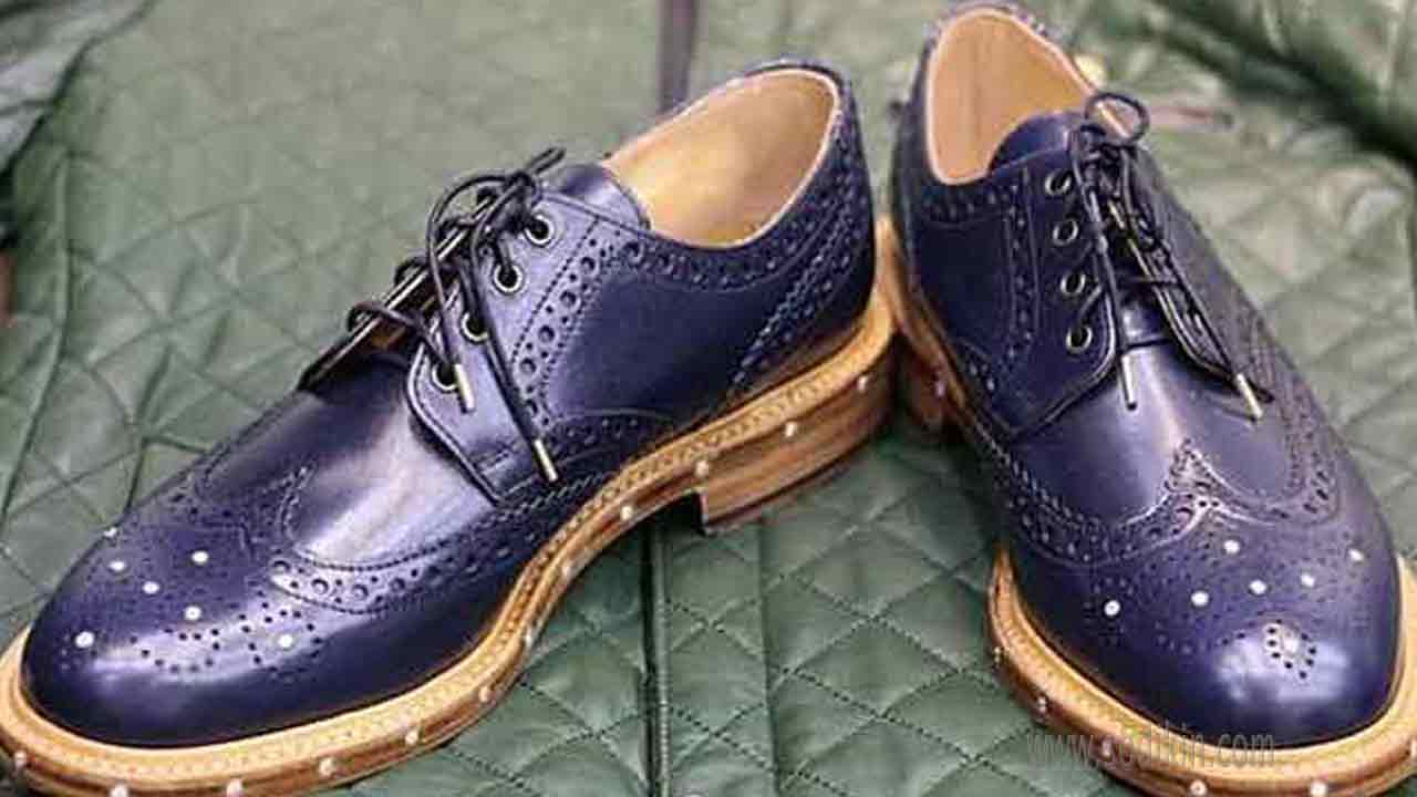desain-sepatu-pria-bertahtakan-68-berlian-dan-tali-emas-info-keren desain-sepatu-pria-bertahtakan-68-berlian-dan-tali-emas-info-keren