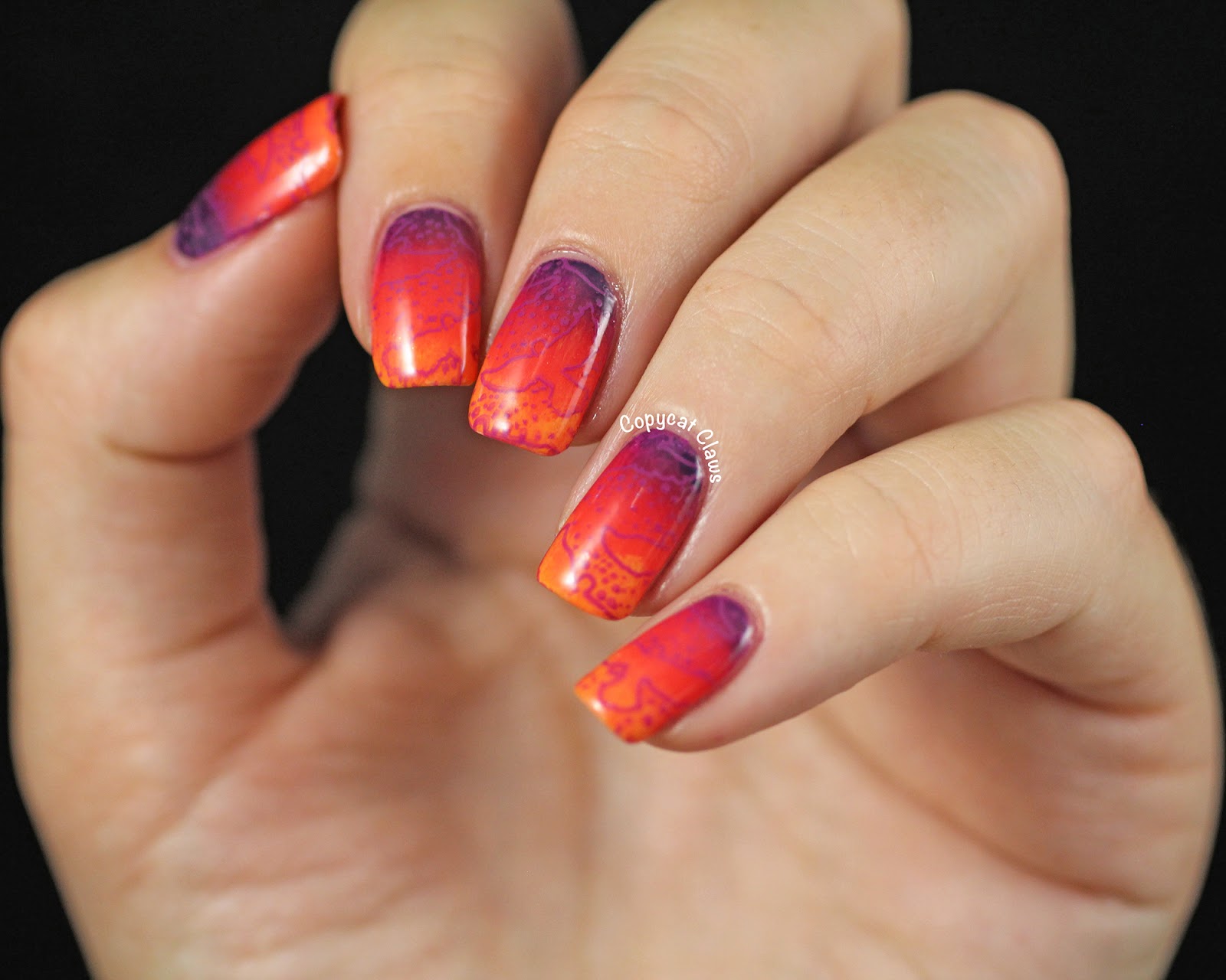 Copycat Claws: 31DC2014 Day 10 - Gradient Nails