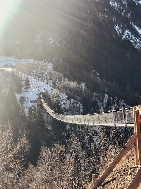 Ponte nel cielo nella Val Tartano