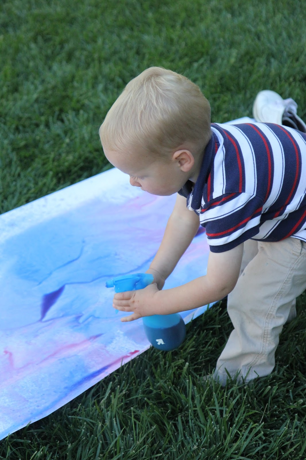 Toddler Approved! Spray Art for Toddlers