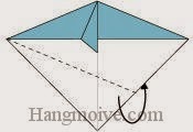 Bước 7: Gấp cạnh giấy về phía mặt sau. Bước 7: Gấp cạnh giấy về phía mặt sau.