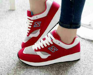 Sepatu Artis Korea New Balance Sepatu Yang Sering Dipakai Artis Korea Kpop Style