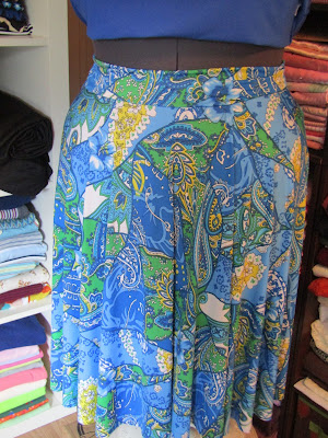 Ocean Blue Paisley ITY Knit Yoga Skirt www.sewplus.blogspot.com