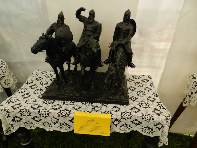 Каслинское литье: Три богатыря