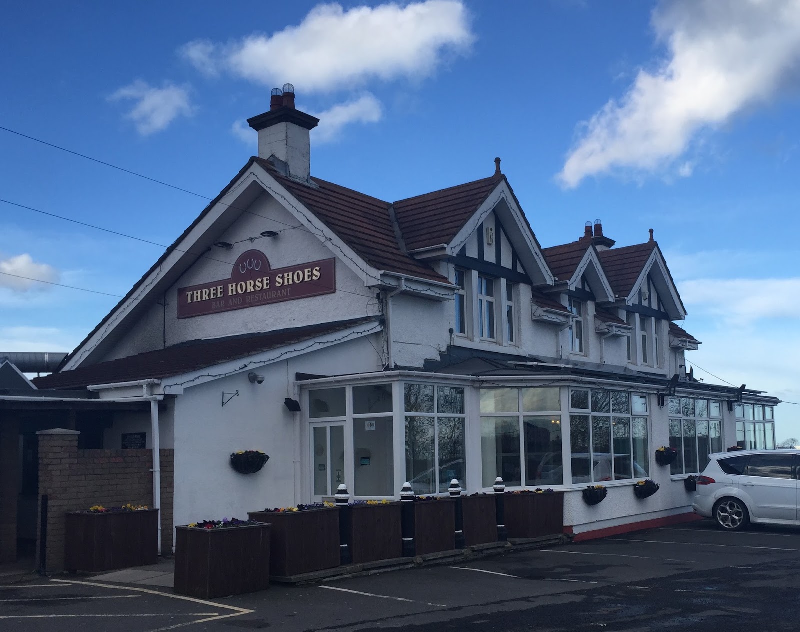 Three Horse Shoes, Horton A Childfriendly pub with play area near