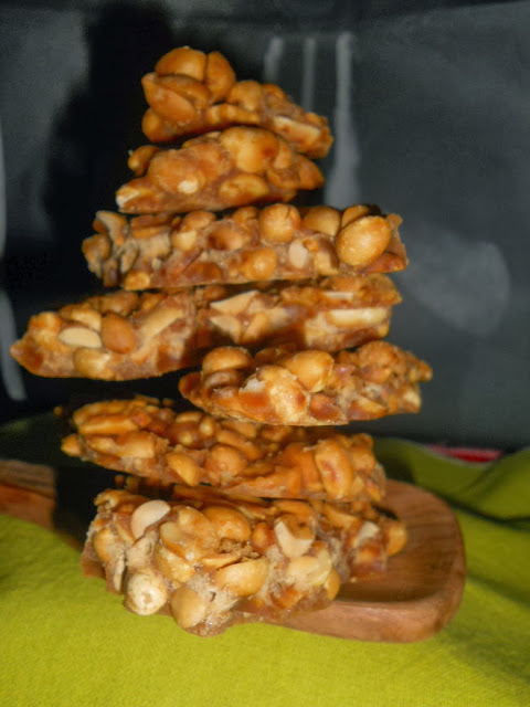 தலைவாழை விருந்து : வேர்கடலை மிட்டாய் அல்லது Peanut Sticks
