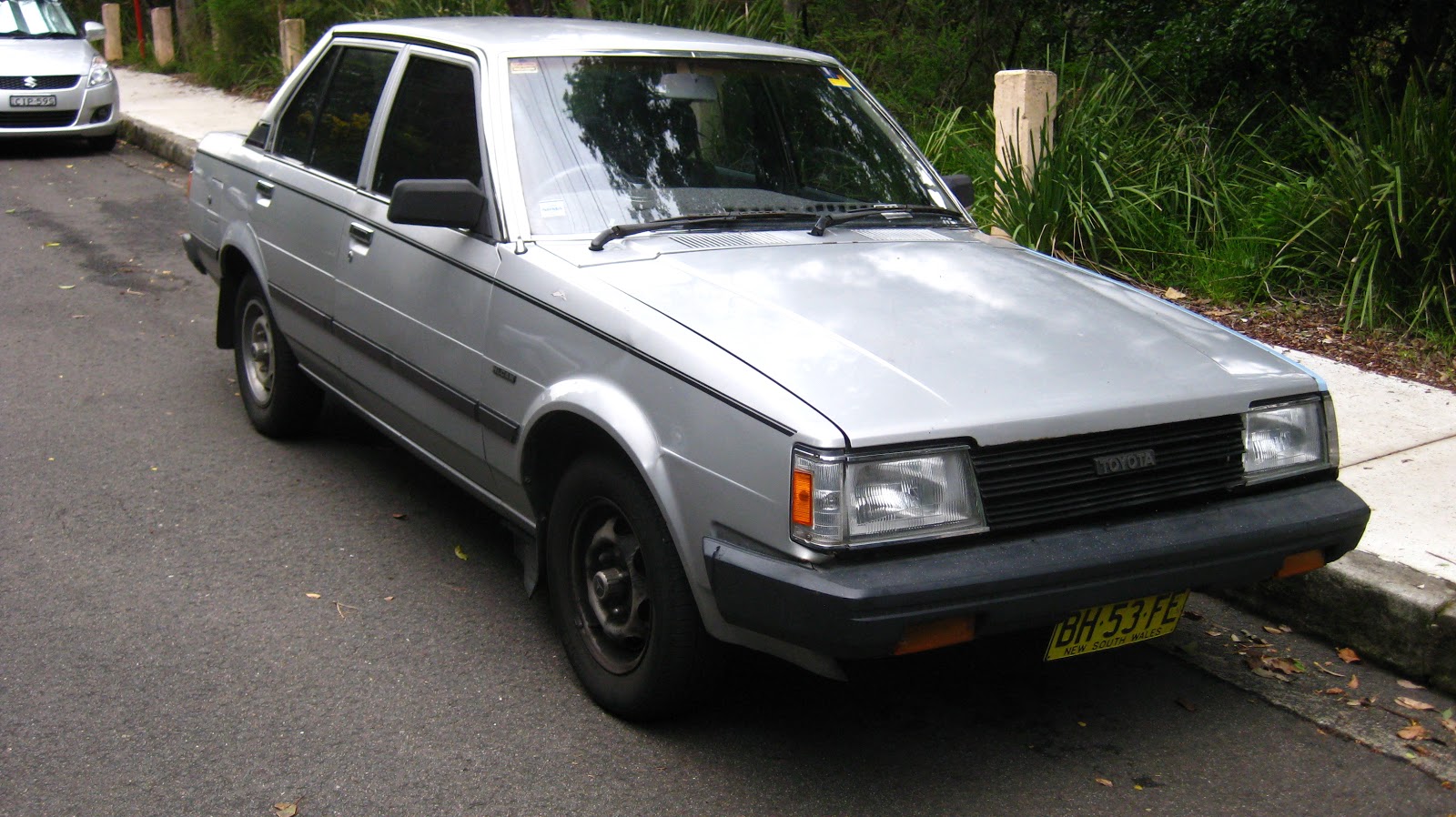 Aussie Old Parked Cars: 1983 Toyota Corolla E70 Sedan