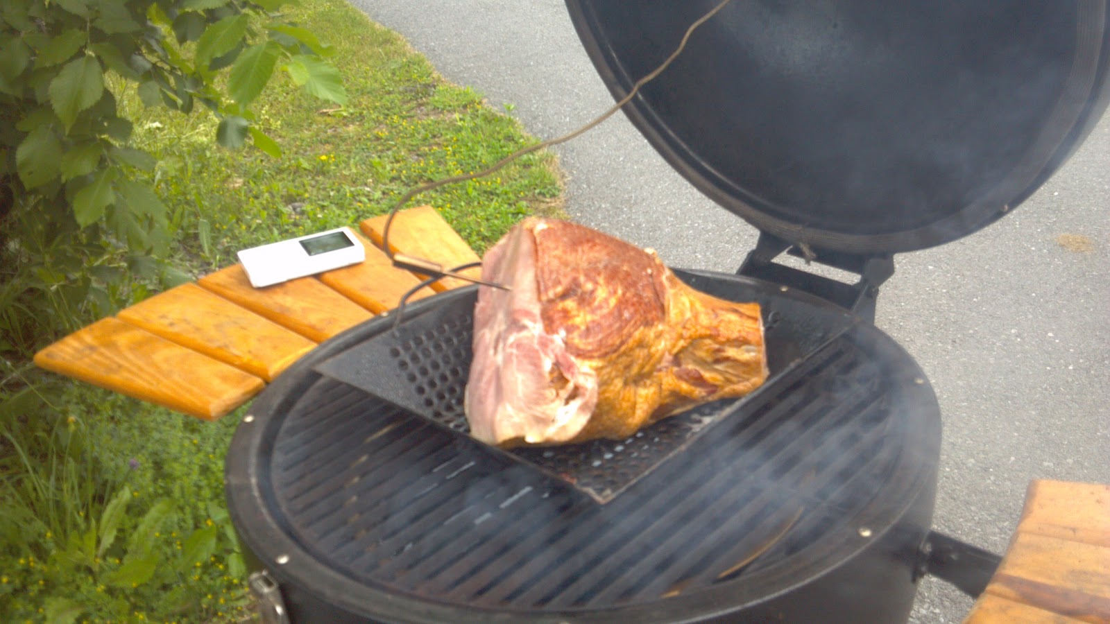 BarBQue "Akorn" steel kamado Kamado Twice Smoked Ham