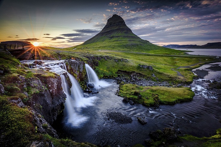 Kirkjufell, Gunung dengan Pemandangan Menakjubkan Kirkjufell, Gunung dengan Pemandangan Menakjubkan