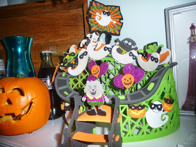 a fun family Halloween activity that can be used as great Halloween decorations for years to come, Halloween crafts,