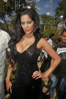 Poonam Pandey Latest Hot Pics at Maini co Press Meet TollywoodBlog.com