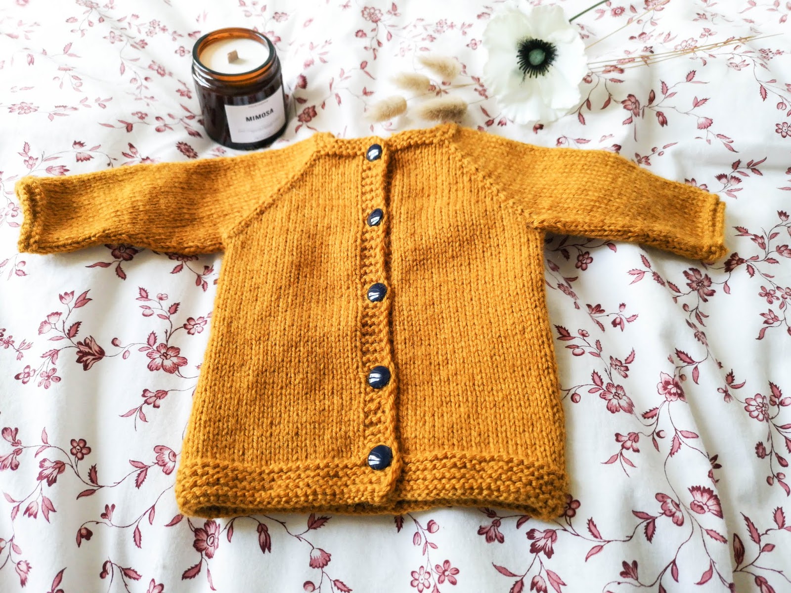 Modele De Gilet A Tricoter Gratuit Pour Garcon Tricot ♥ Le gilet pour bébé Hundred de Peka Peka — My Name Is Georges