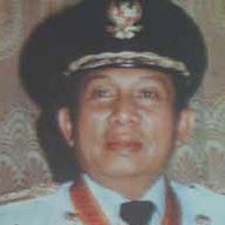Foto Soenandar Prijosoedarmo Mantan gubernur Jawa Timur 8