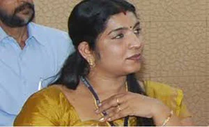 Thiruvananthapuram, Kerala, Chief Minister, Oommen Chandy, House, Saritha S. Nair