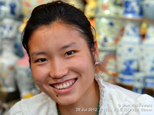 China, Panjiayuan Market, Beijing, people, street portrait, Chinese woman, saleslady