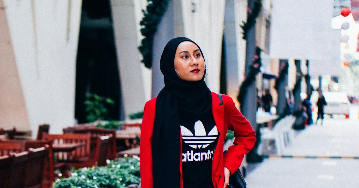 Red Blazer & Embroidered Ripped Jeans | Digging Into My Closet's ...