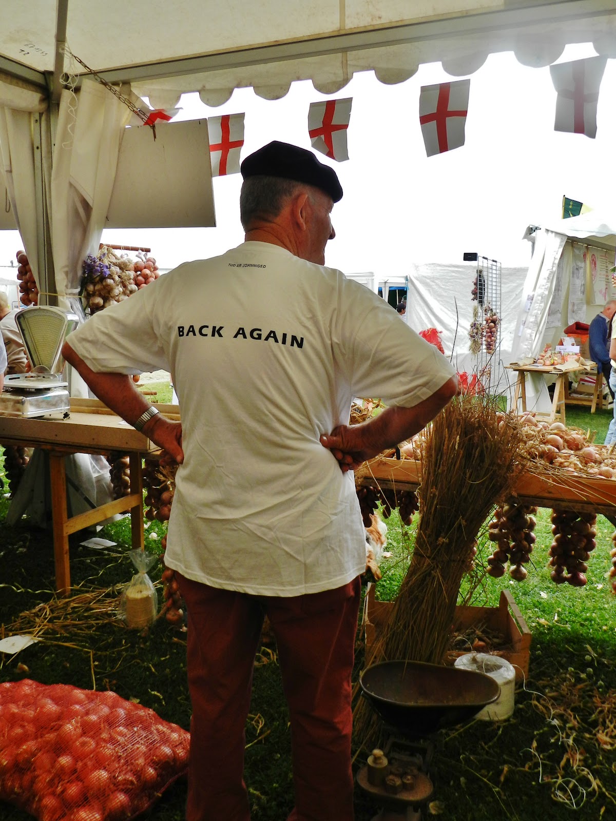 Looking for Johnny Onions August 2012