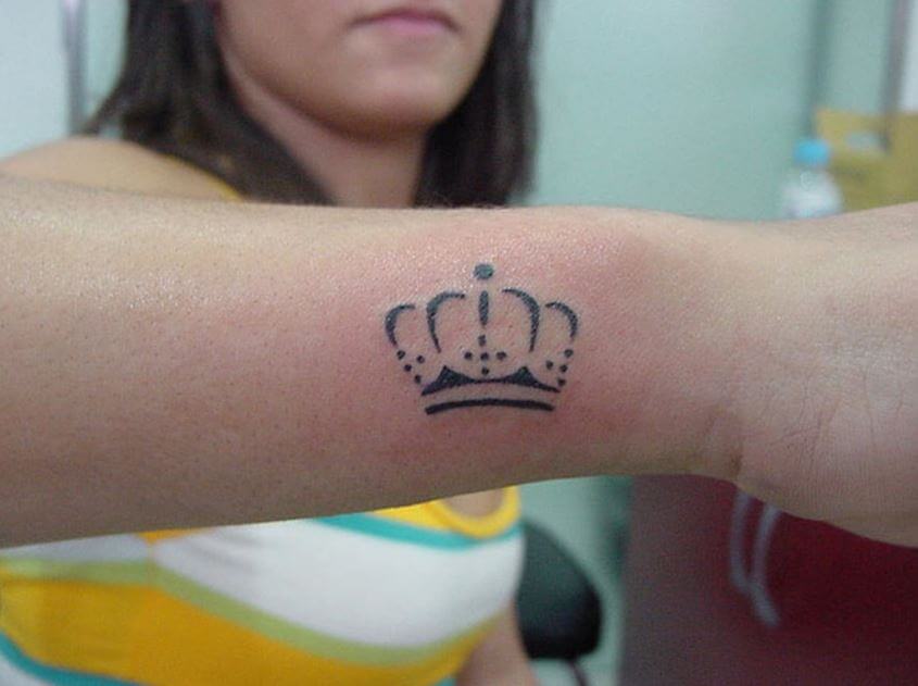 Cute Crown Tattoo Ideas - wide 8