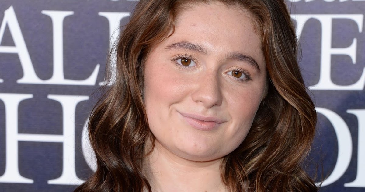 Starlet Arcade: Hot Emma Kenney