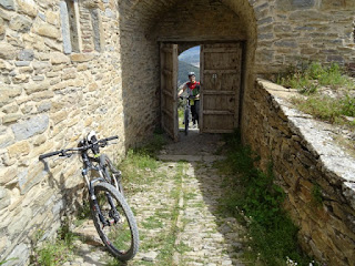 Entrada en Muro de Roda Entrada en Muro de Roda