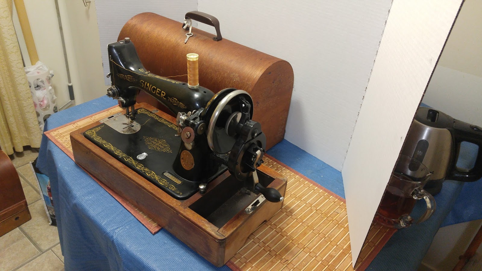 FlamingoSewing: The Singer Model 15, the universal sewing machine
