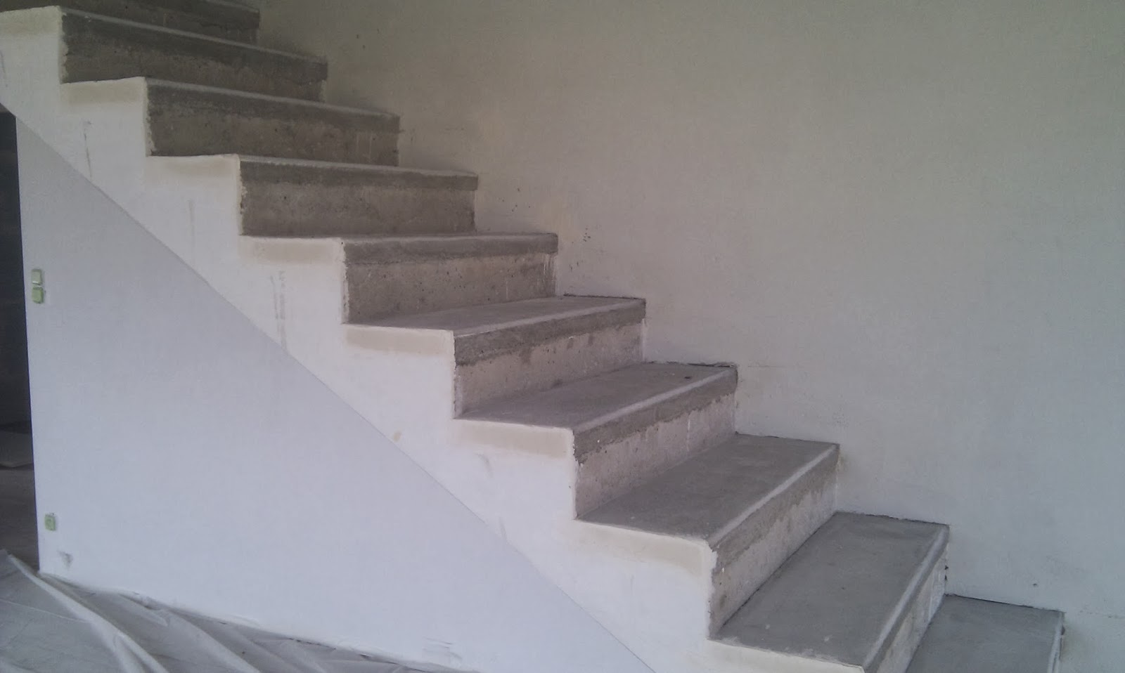 Ma maison bioclimatique Escalier en béton ciré