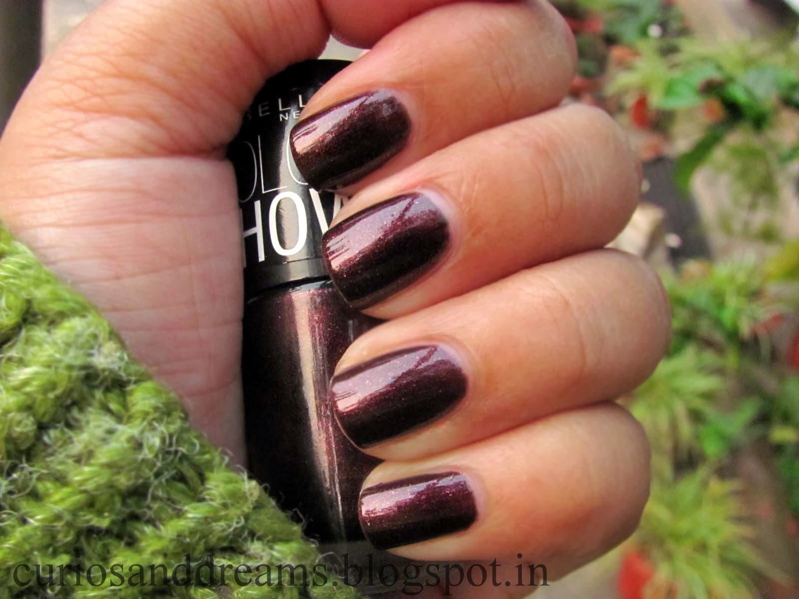 Maybelline Color Show Wine and Dine Review, Maybelline Color Show Wine and Dine NOTD, Maybelline Color Show Wine and Dine swatch