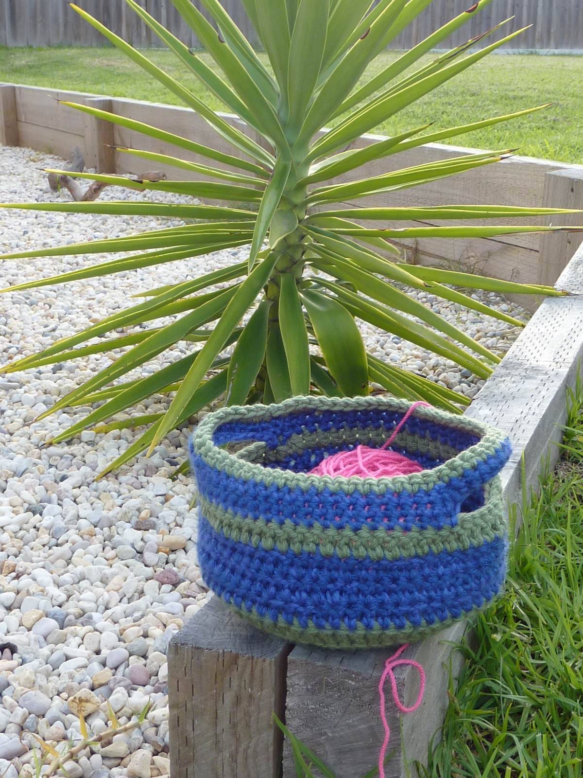 McGreen Experience A bowl made of yarn