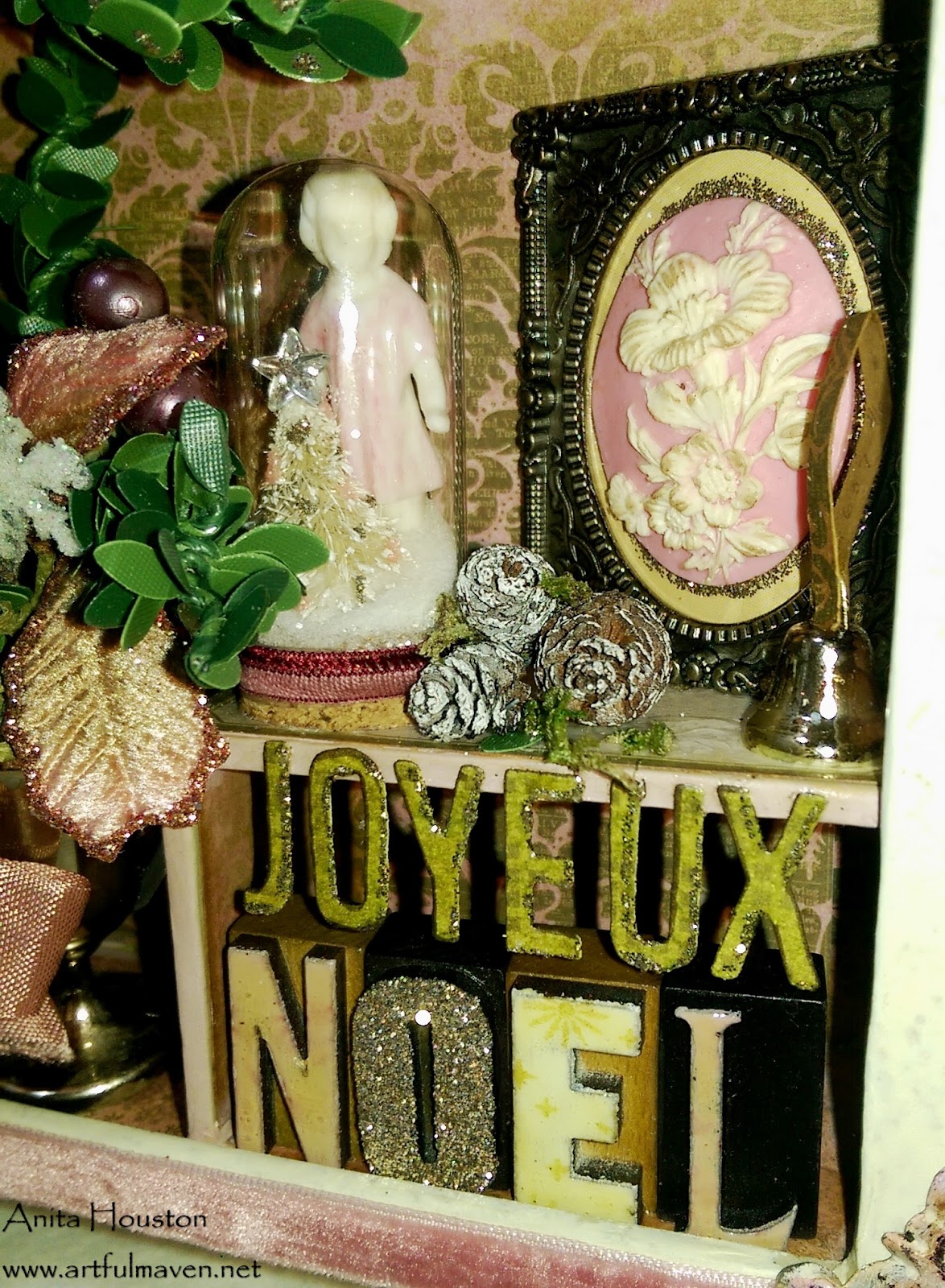 The Artful Maven: Joyeux Noel Configurations Boxes