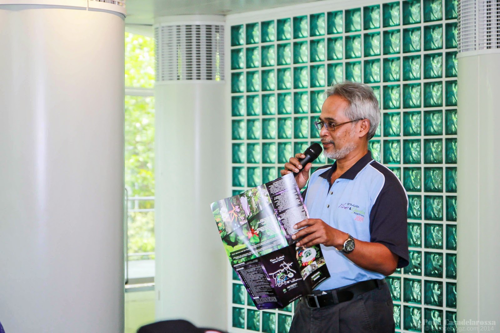 Encik Zakaria memberi taklimat mengenai Taman Botani Jom Outing 3 Taman Botani Putrajaya