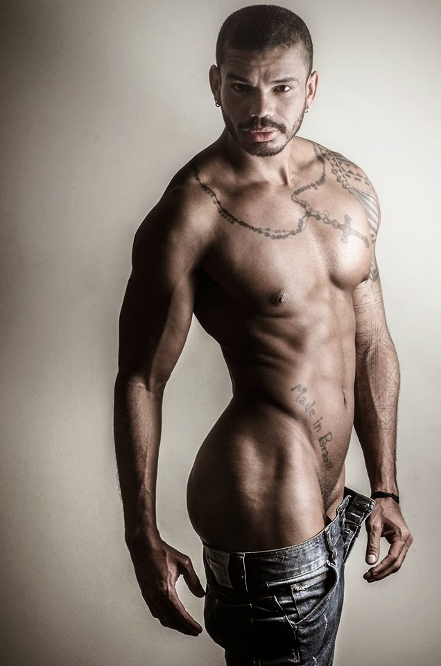 Harry Lins garoto de programa sarado dotado