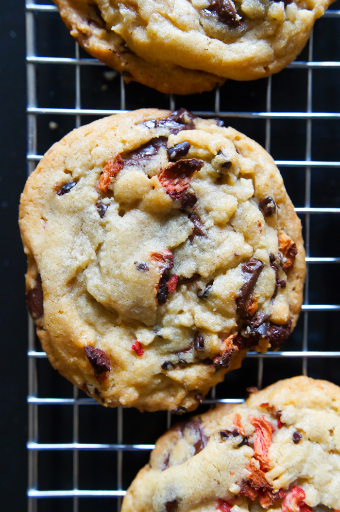 Strawberry Cocoa Nib Chocolate Chip Cookies | bakeat350.net