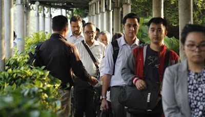  langsung saja kali ini saya akan coba berikan lagi contoh soal geografi tipe hots terkait Soal Latihan Geografi High Order Thinking Dinamika Penduduk