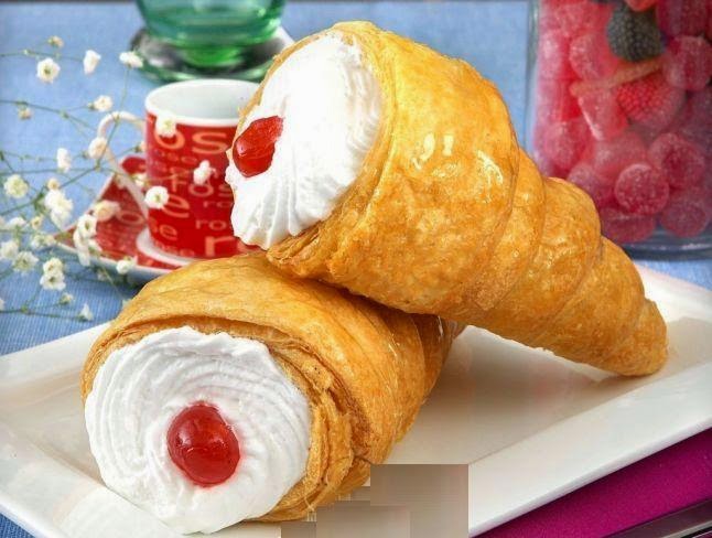 Μετά το ξύλο... κορνέδες