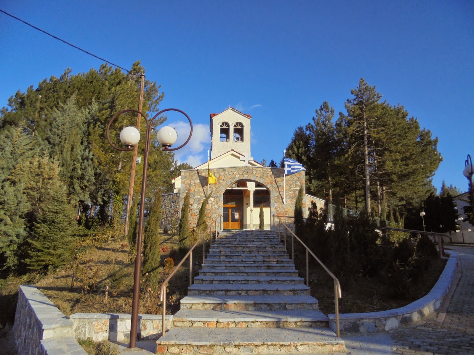 ναός του αγίου Φωτίου στην Πεντάβρυσο της Εορδαίας