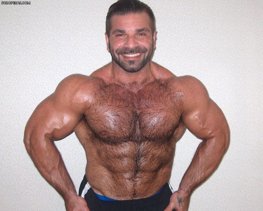Body Building and Fitness Wallpapers: Hairy muscle from Argentina: Leo Pero...