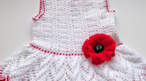 Bello vestido de niña al crochet