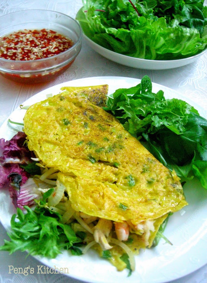 Peng's Kitchen: Vietnamese Sizzling Crepes (Banh Xeo)
